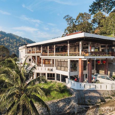 Ellin Forest Karaoke & Pool Resort Bukit Tinggi بينتونغ المظهر الخارجي الصورة