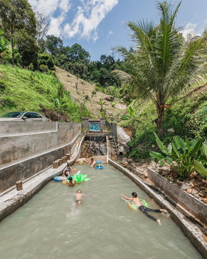 Ellin Forest Karaoke & Pool Resort Bukit Tinggi بينتونغ المظهر الخارجي الصورة